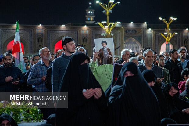 آیین وداع با پیکر شهید «اسماعیل خطیب» در حرم رضوی