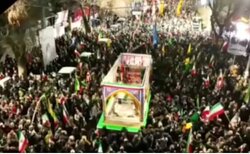 مردم ارومیه همچنان پای آرمان‌های انقلاب اسلامی؛ تشییع پیکر شهدا