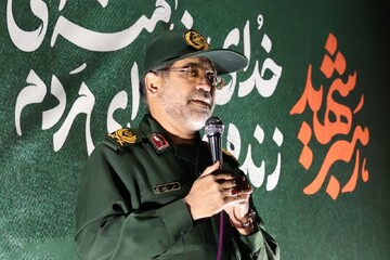 سپاه به پشتوانه مردم مقابل استکبار ایستادگی می‌کند