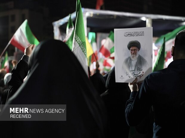 اجتماع حمایت از رزمندگان در مقابله با دشمن آمریکایی - صهیونی