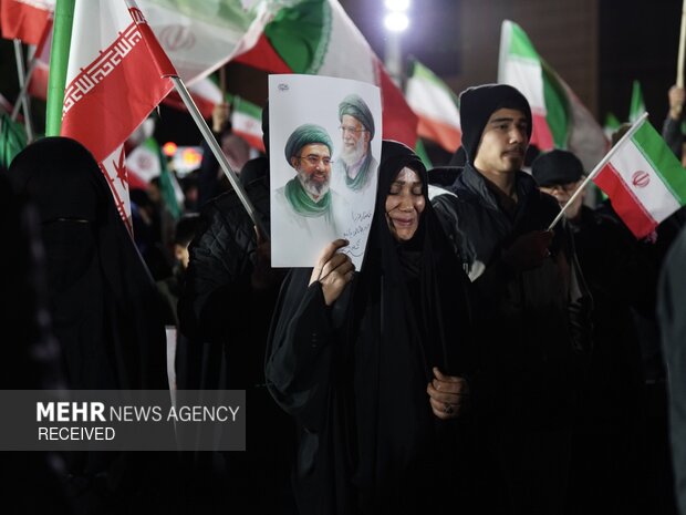 اجتماع حمایت از رزمندگان در مقابله با دشمن آمریکایی - صهیونی