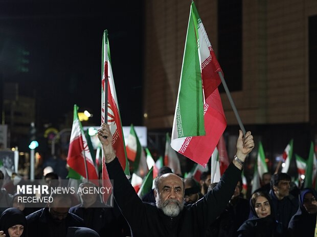 اجتماع حمایت از رزمندگان در مقابله با دشمن آمریکایی - صهیونی