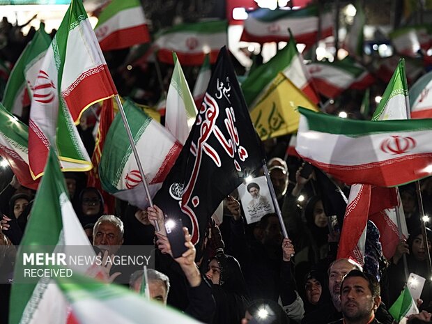 اجتماع حمایت از رزمندگان در مقابله با دشمن آمریکایی - صهیونی