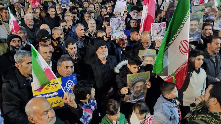 تجمع پرشور مردم آشتیان در بیعت با رهبر معظم انقلاب