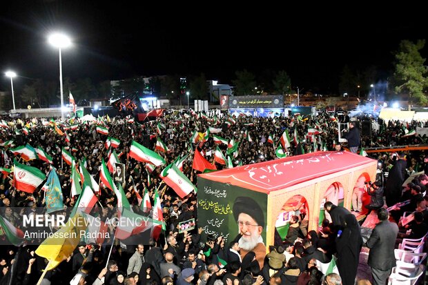 وداع با پیکر مطهر ۳ شهید در بیرجند