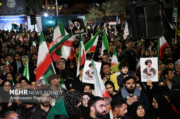 وداع با پیکر مطهر ۳ شهید در بیرجند