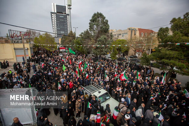 تشییع پیکر ۸ شهید یک خانواده در قزوین