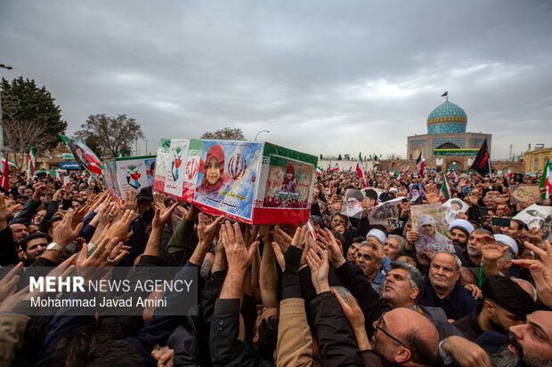 تشییع پیکر ۸ شهید یک خانواده در قزوین