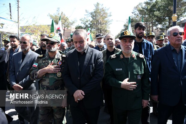تشییع پیکر مطهر سه شهید در بیرجند
