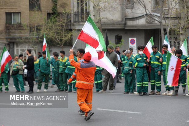 تشییع پیکر مطهر پاکبان شهید حسن خیران در تهران