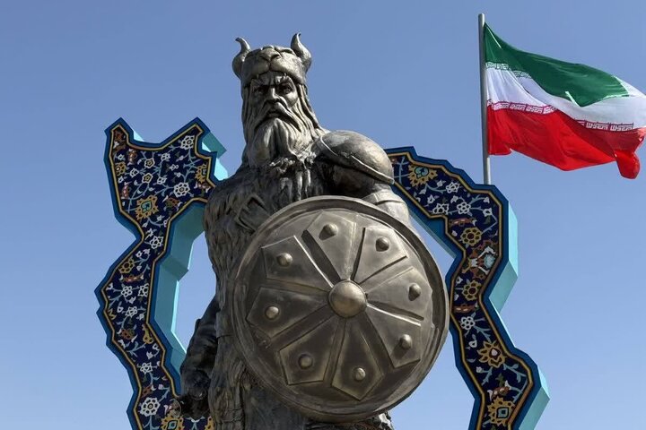 رونمایی از بزرگ‌ترین المان هنری با عنوان «وطن» در مشهد