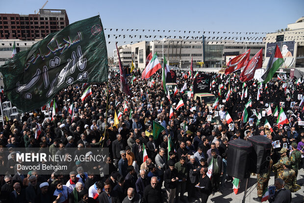 تشییع پیکر مطهر شهید «اسماعیل خطیب» در مشهد
