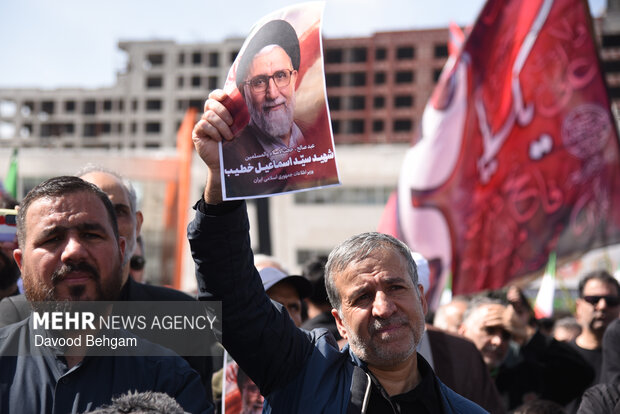 تشییع پیکر مطهر شهید «اسماعیل خطیب» در مشهد