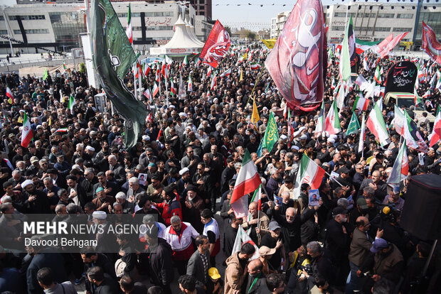 تشییع پیکر مطهر شهید «اسماعیل خطیب» در مشهد