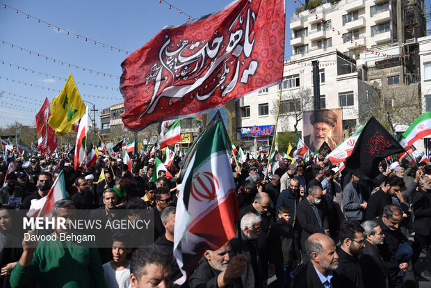 تشییع پیکر مطهر شهید «اسماعیل خطیب» در مشهد