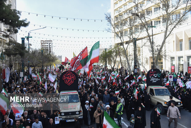 تشییع پیکر مطهر شهید «اسماعیل خطیب» در مشهد