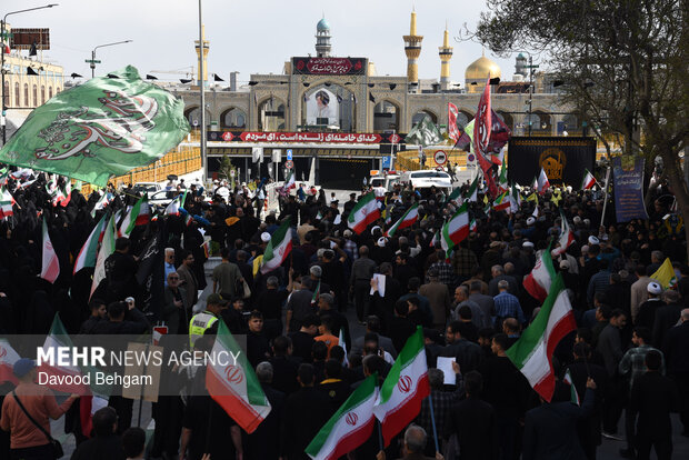 تشییع و تدفین پیکر پرستار شهید «حسین عشقی» در حرم رضوی 