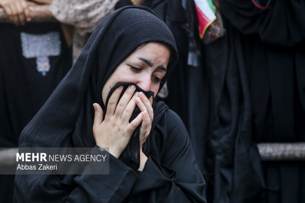تشییع و تدفین شهید «فرشید قریشی» از شهدای ناوشکن دنا در میناب