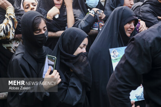 تشییع و تدفین شهید «فرشید قریشی» از شهدای ناوشکن دنا در میناب