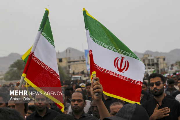 تشییع و تدفین شهید «فرشید قریشی» از شهدای ناوشکن دنا در میناب