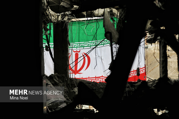 آثار تجاوز آمریکایی - صهیونی به یک مجتمع مسکونی در تبریز