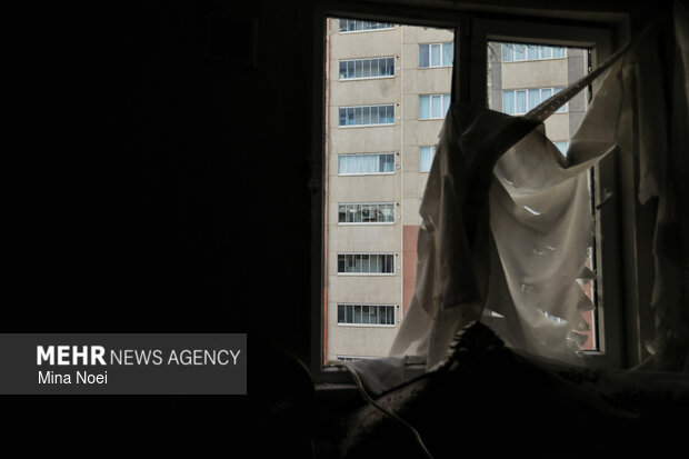 آثار تجاوز آمریکایی - صهیونی به یک مجتمع مسکونی در تبریز