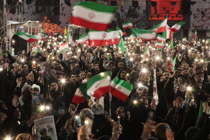 اجتماع با شکوه مردم رشت به شب سی و دوم رسید