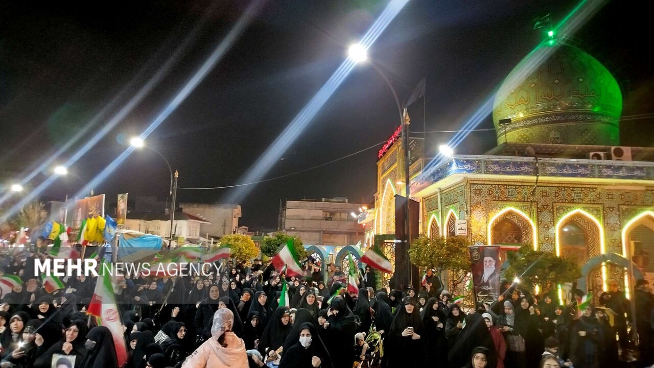 شعار مردم آستانه اشرفیه در اجتماع: «نه سازش، نه تسلیم، نبرد با آمریکا»