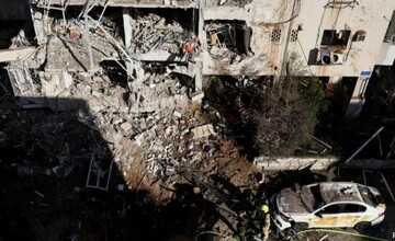 İran füzesi Tel Aviv'in merkezine düştü: Yaralılar var