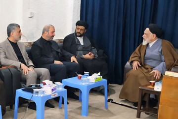 التأكيد على تعميق العلاقات بين إيران والعراق في لقاء سفير إيران مع آية الله الحائري