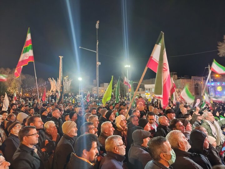 قروه در شب بیست‌وچهارم؛ تجلی مقاومت مردمی در حمایت از انقلاب اسلامی