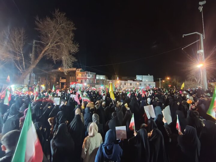 قروه در شب بیست‌وچهارم؛ تجلی مقاومت مردمی در حمایت از انقلاب اسلامی