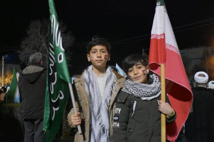 قروه در شب بیست‌وچهارم؛ تجلی مقاومت مردمی در حمایت از انقلاب اسلامی