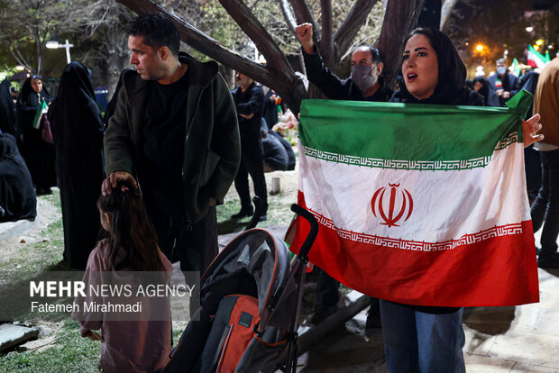 اجتماع حمایت از رزمندگان در مقابله با دشمن آمریکایی - صهیونی
