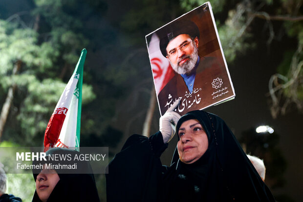 اجتماع حمایت از رزمندگان در مقابله با دشمن آمریکایی - صهیونی