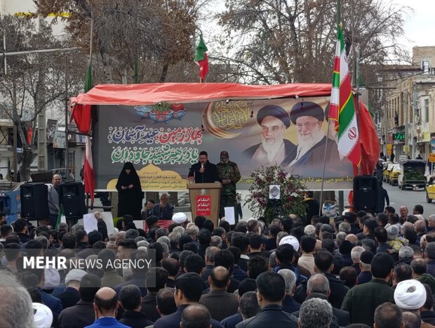 قروه در سوگ و حماسه؛ بدرقه باشکوه شهید حسین جلیلی با حضور پرشور مردم