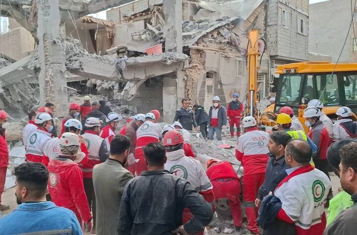 "كولي فند": إنقاذ أكثر من 7200 شخص من تحت الانقاض خلال العدوان على إيران