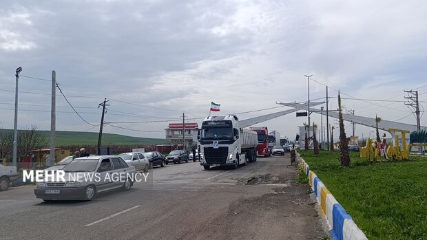 کاروان تریلی ها در بیله سوار برای حمایت از رهبر انقلاب