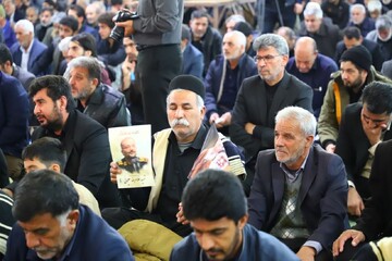 هر قطره خون شهید وارد پیکر اجتماع می‌شود