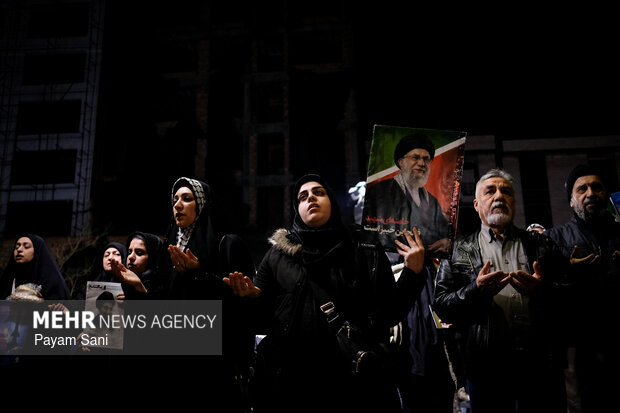 اجتماع حمایت از رزمندگان در مقابله با دشمن آمریکایی - صهیونی