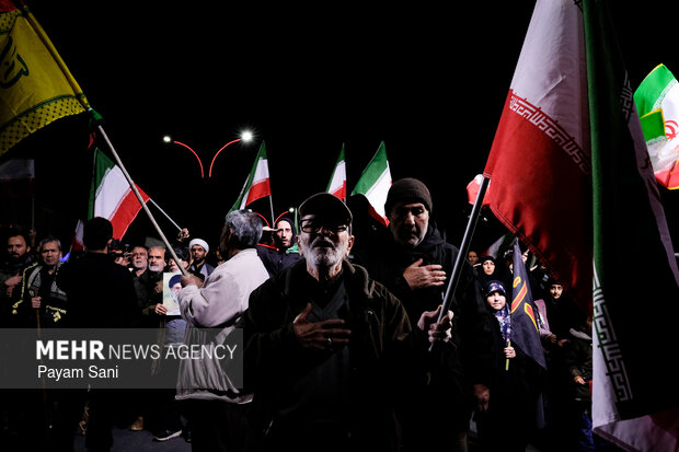 اجتماع حمایت از رزمندگان در مقابله با دشمن آمریکایی - صهیونی