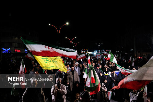 اجتماع حمایت از رزمندگان در مقابله با دشمن آمریکایی - صهیونی