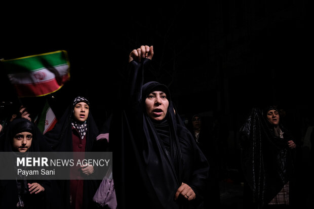 اجتماع حمایت از رزمندگان در مقابله با دشمن آمریکایی - صهیونی