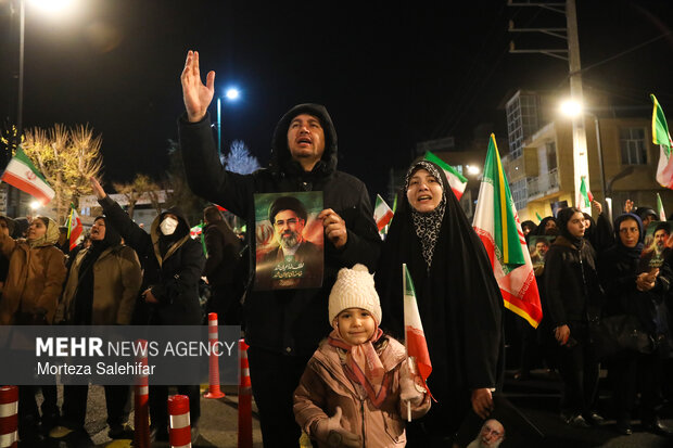 راهپیمایی خانوادگی شهرکردیها راهپیمایی خانوادگی شهرکردیها