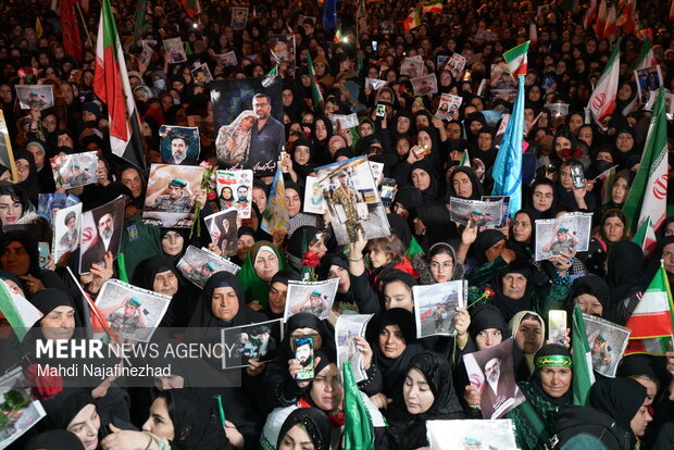 حضور حماسی مردم یاسوج در تجمع ضدآمریکایی