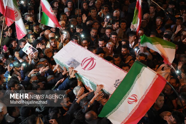 حضور حماسی مردم یاسوج در تجمع ضدآمریکایی