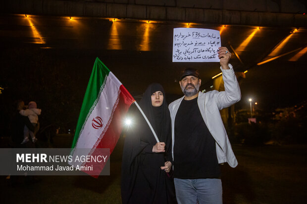 تجمع مردم قزوین در حمایت از صنعت برق