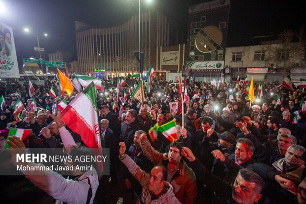 تجمع مردم قزوین در حمایت از صنعت برق