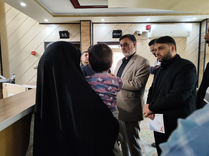 بازدید دادستان اصفهان از روند اسکان خانواده‌های آسیب‌دیده جنگ رمضان