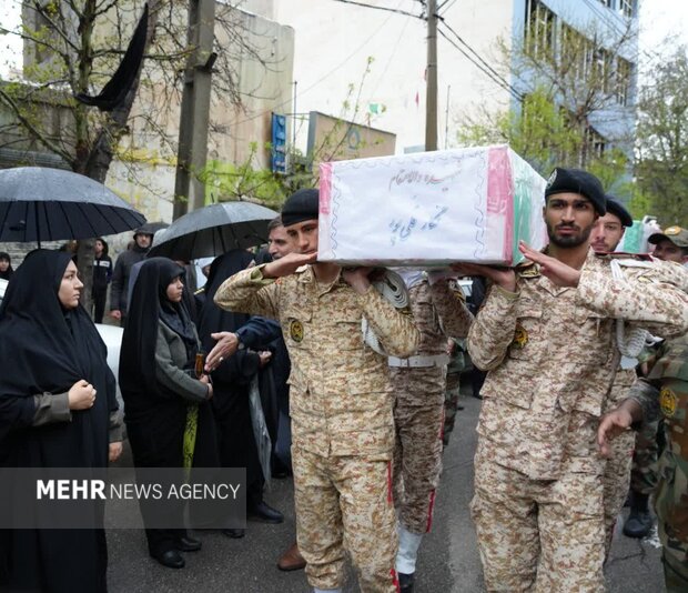 همکلاسیهای «نگار» برای بدرقه شهیدشان آمدند
